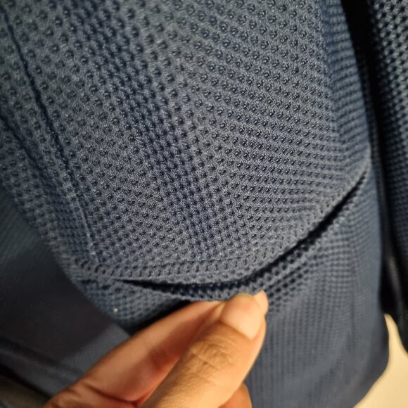 Giorgio Armani Men's Navy Textured Blazer – Made in Italy – Size 50 (EU) - Picture 5 of 10